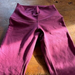 ALO Yoga women’s Maroon Leggings